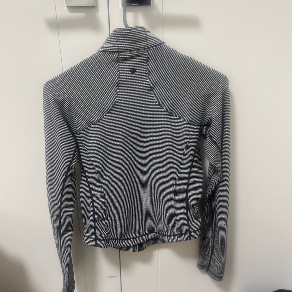Lululemon Define - Picture 2 of 2